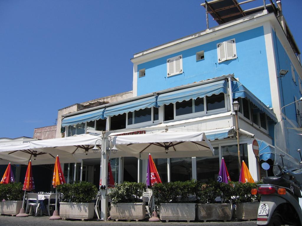 Hotel Ristorante Crescenzo Procida Exterior photo