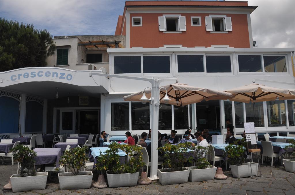 Hotel Ristorante Crescenzo Procida Exterior photo