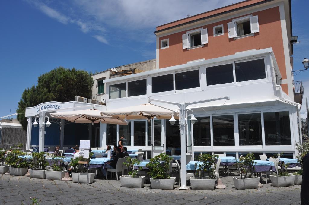 Hotel Ristorante Crescenzo Procida Exterior photo