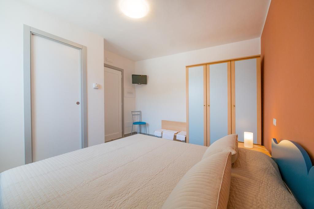 Hotel Ristorante Crescenzo Procida Exterior photo