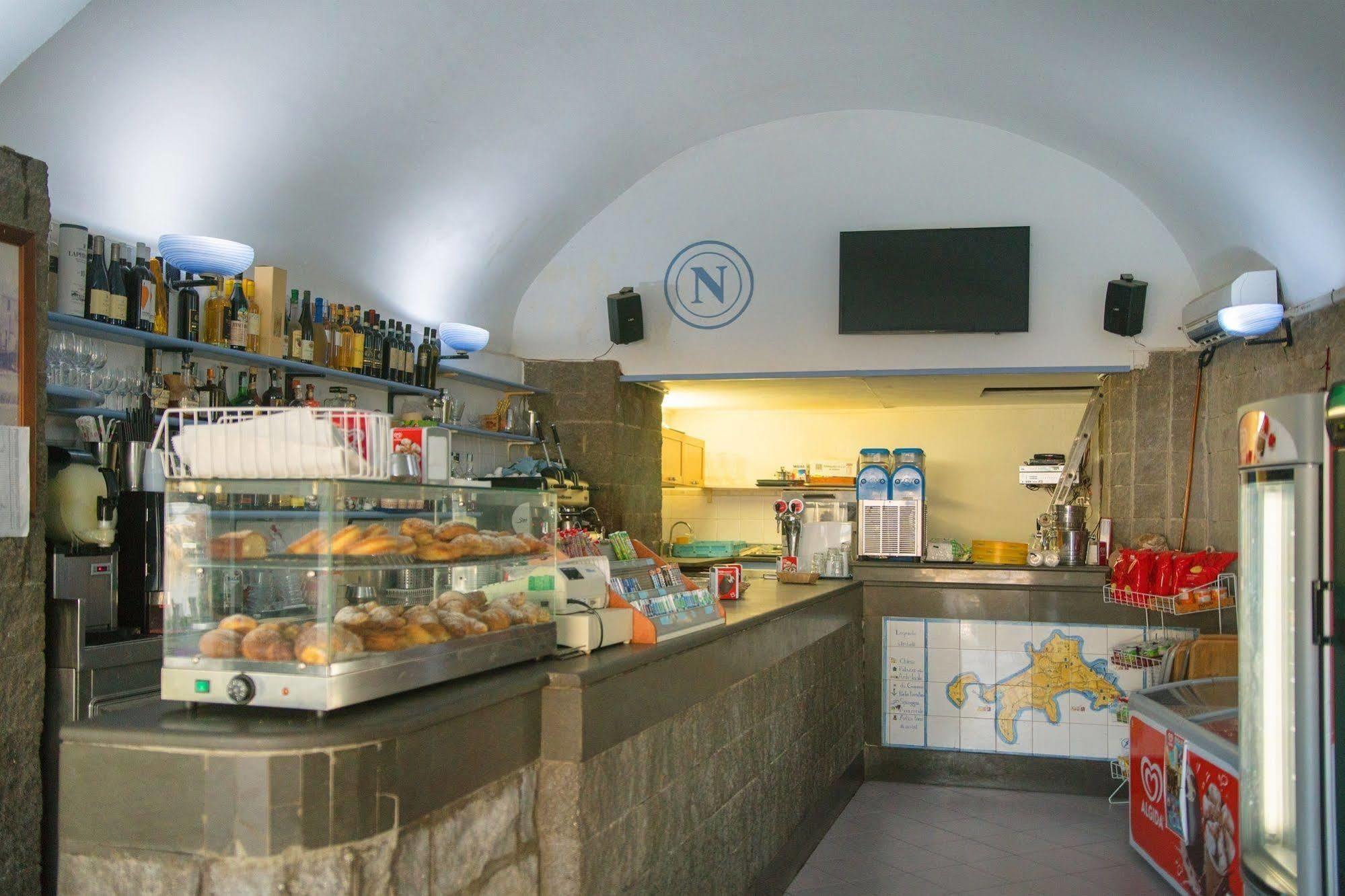 Hotel Ristorante Crescenzo Procida Exterior photo